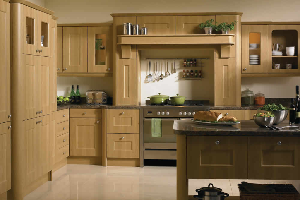 Bella Lissa Oak Cambridge Kitchen